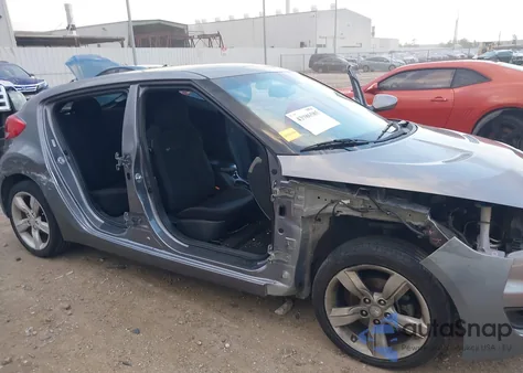 2014 Hyundai Veloster Base W/Black z USA, uszkodzony, nr VIN KMHTC6AD7EU204895